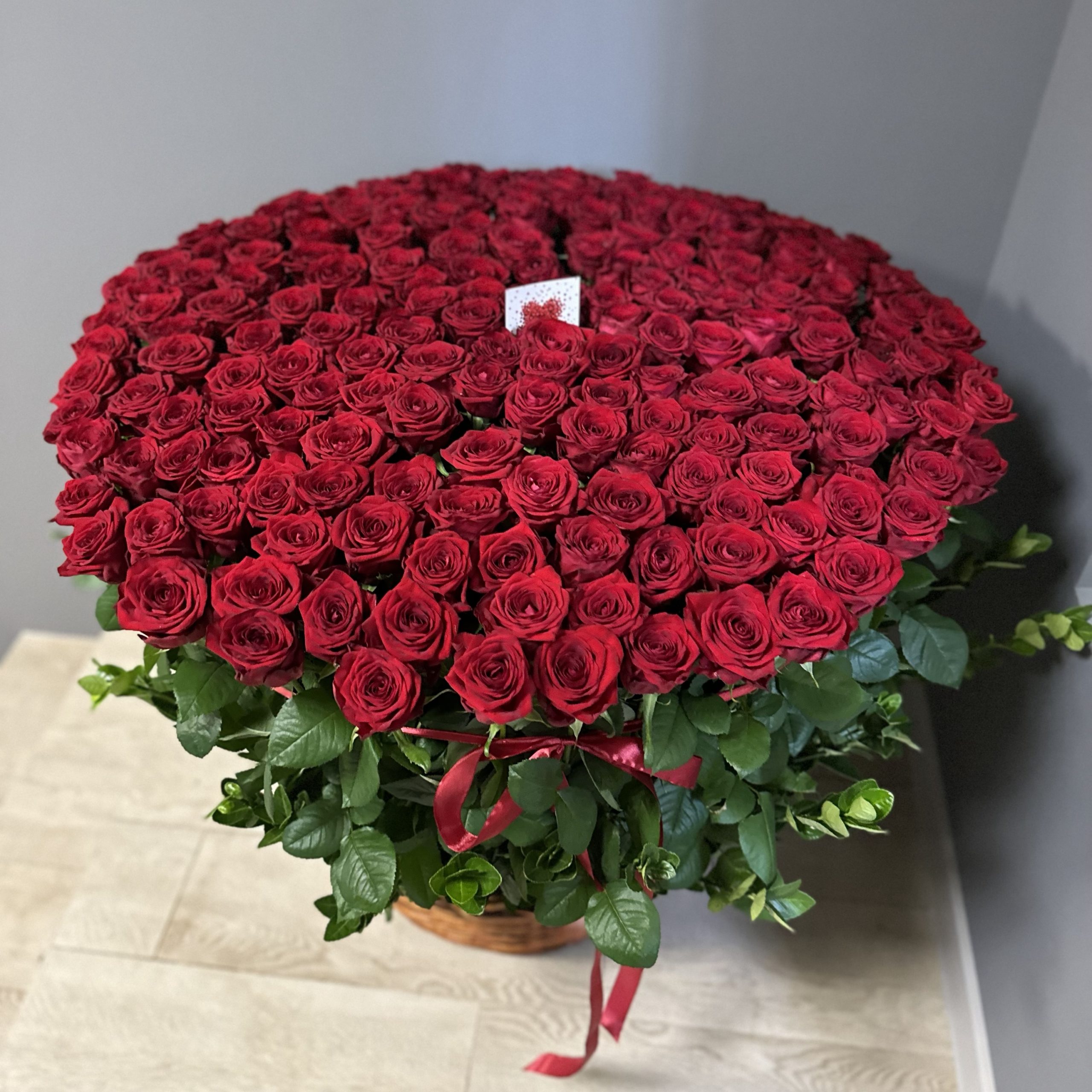 201 Роза 80 см в корзине — изображение 2