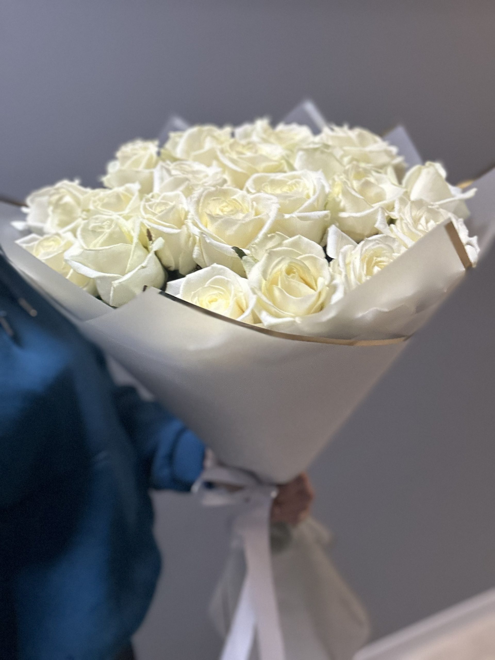 25 белых роз 60 см — изображение 2